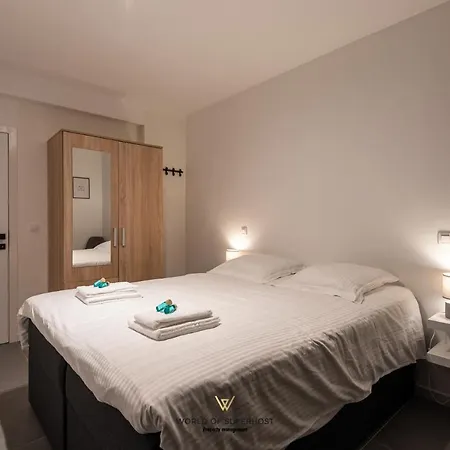 아파트 Spacious Closeby The Sea Up To 6 People! *