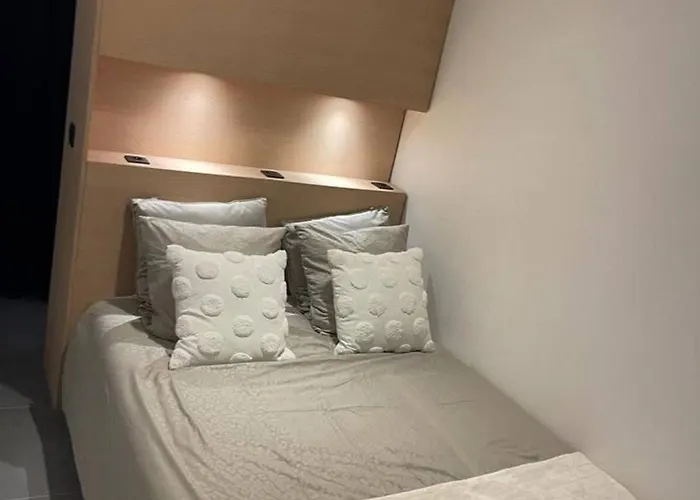 Spacious Closeby The Sea Up To 6 People! * Ostende